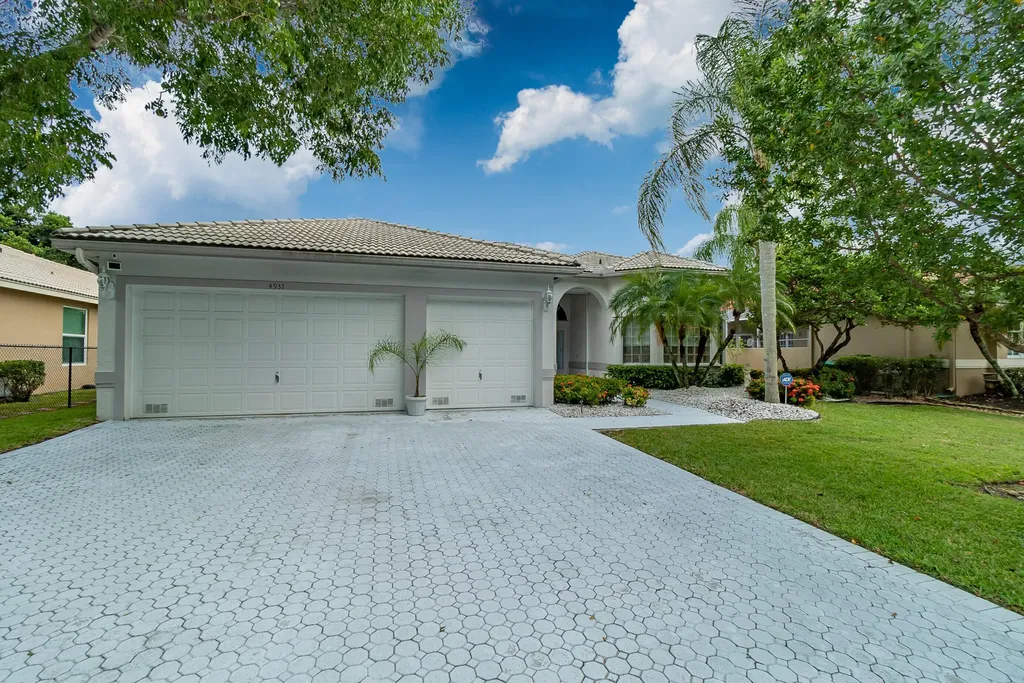 4937 NW 115th Terrace Coral Springs FL 33076