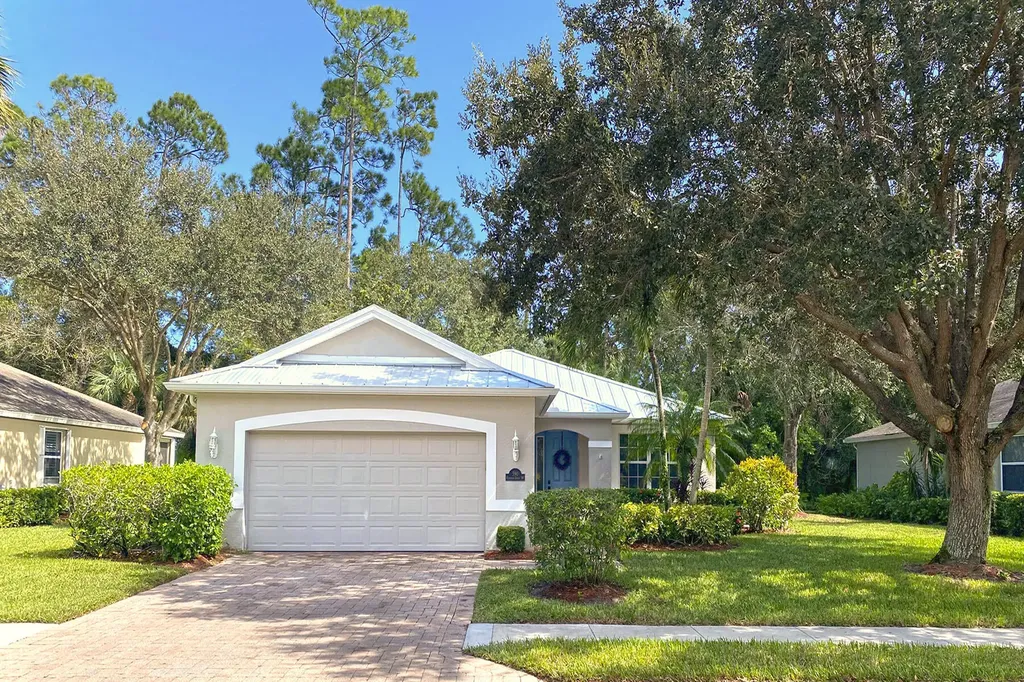 590 Kenwood Drive SW Vero Beach FL 32968