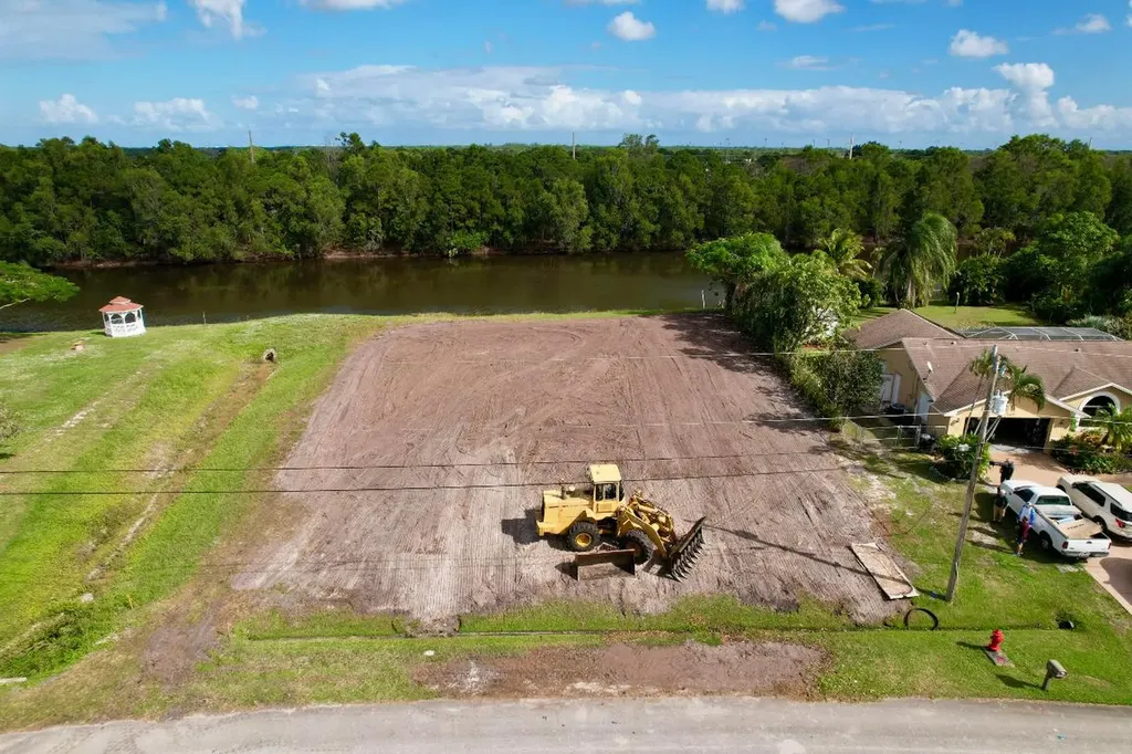 149 SW Hawthorne Circle Port St Lucie FL 34953