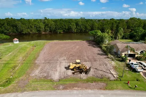 149 SW Hawthorne Circle Port St Lucie FL 34953