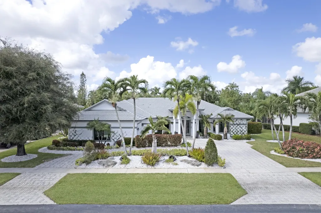 2114 Greenview Cove Drive Wellington FL 33414