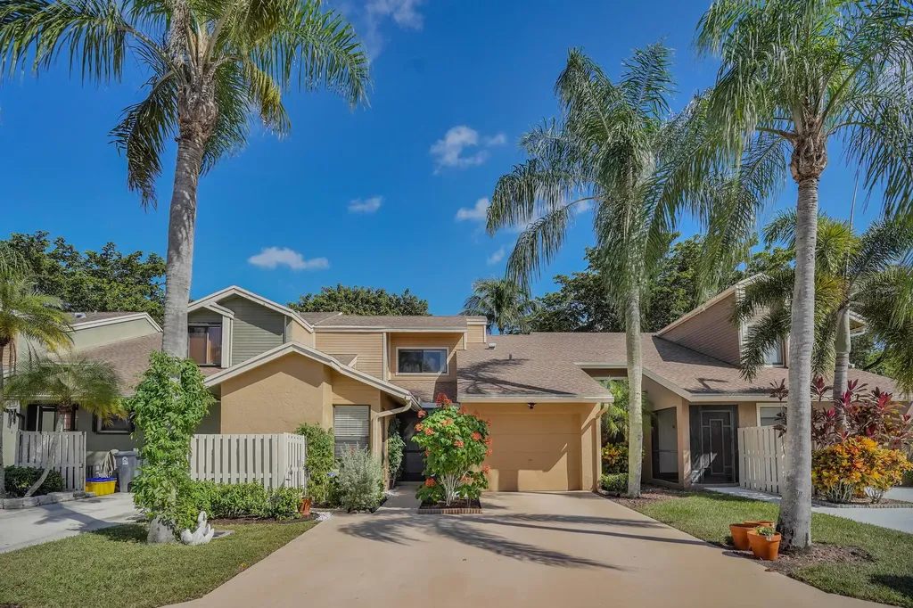22426 Thousand Pines Lane Boca Raton FL 33428
