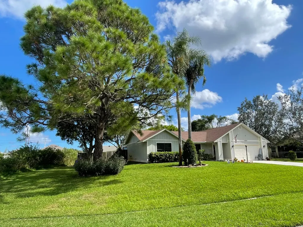 4561 SW Gray Court Port St Lucie FL 34953