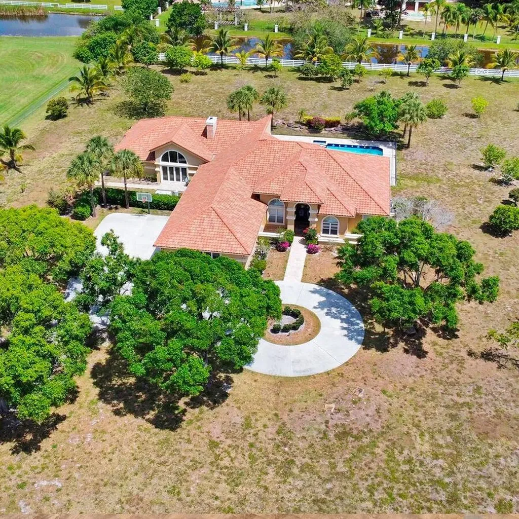 10179 El Paraiso Place Delray Beach FL 33446