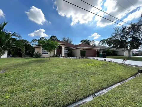 2471 SW Madiera Street Port St Lucie FL 34953