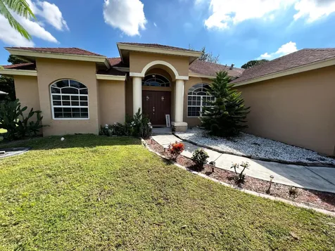 2471 SW Madiera Street Port St Lucie FL 34953