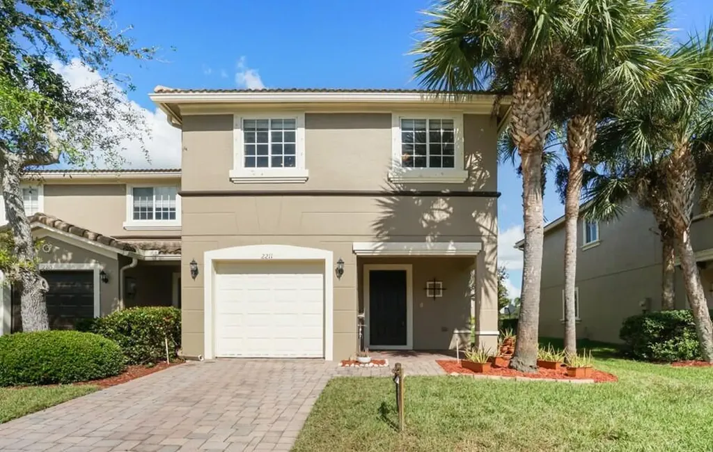 2211 SW Rockport Road Port St Lucie FL 34953
