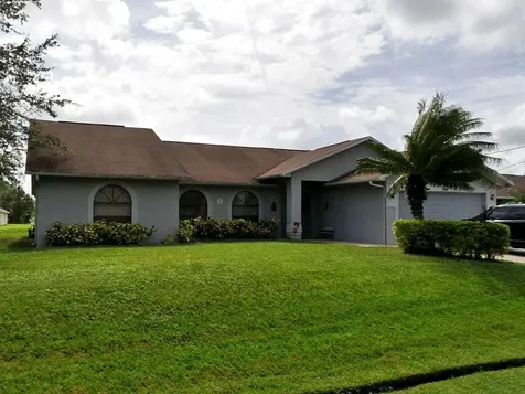 398 SW Carter Avenue Port St Lucie FL 34983