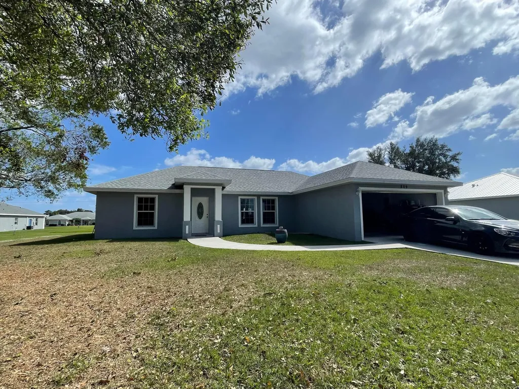 809 Woodside Place Sebring FL 33876