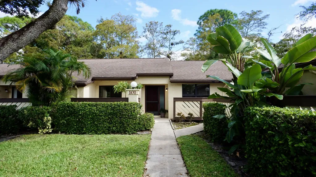 101 Rose Bay Court Royal Palm Beach FL 33411