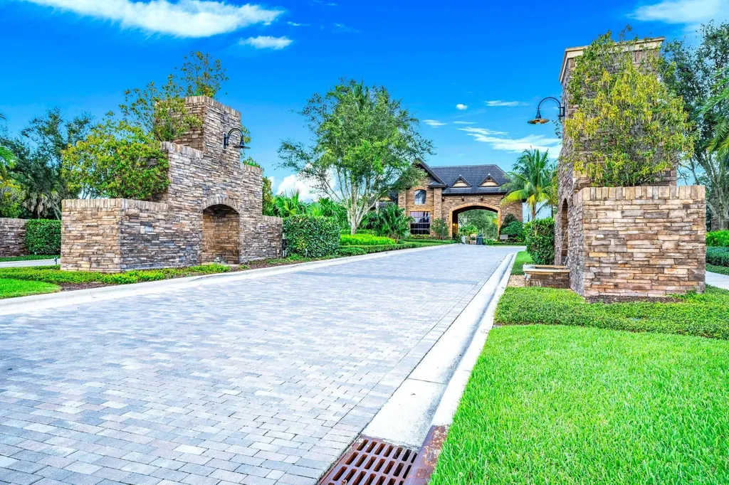 9243 Grand Prix Lane Boynton Beach FL 33472