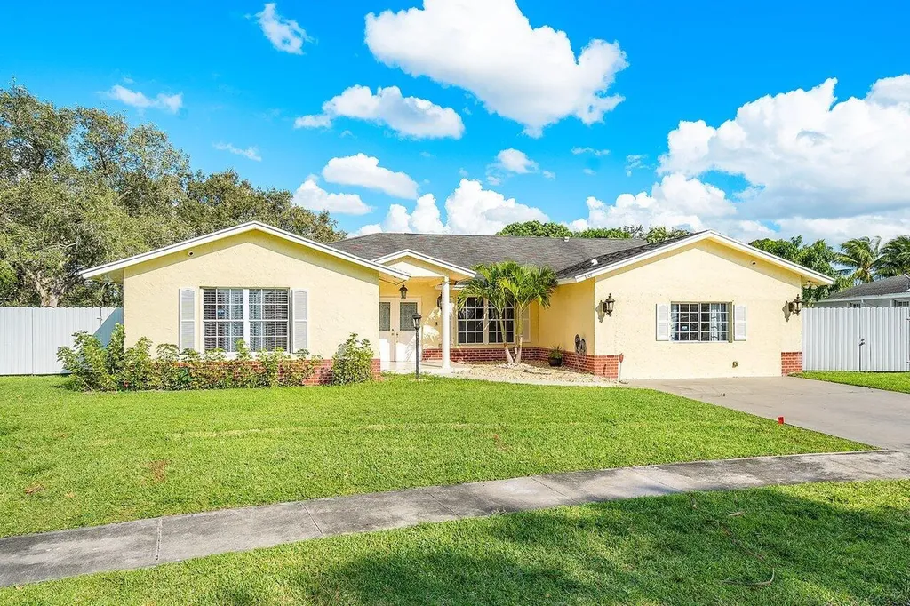 157 Santiago Street Royal Palm Beach FL 33411