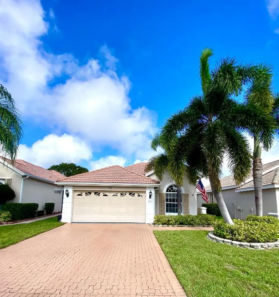 724 SW Aruba Bay Port St Lucie FL 34986
