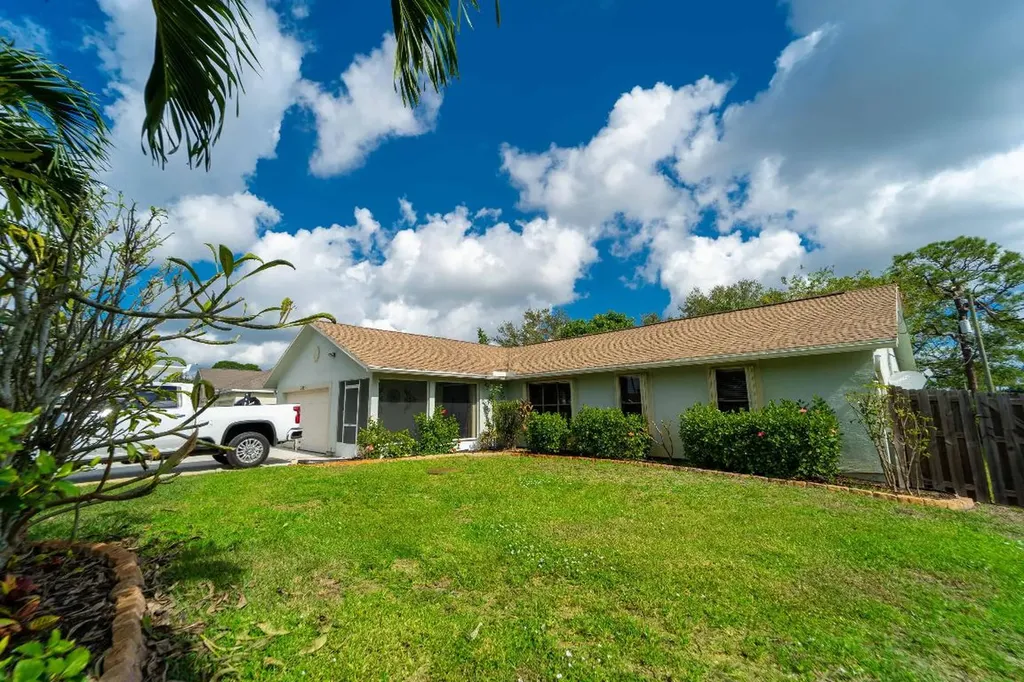 2085 SW Libra Lane Port St Lucie FL 34984
