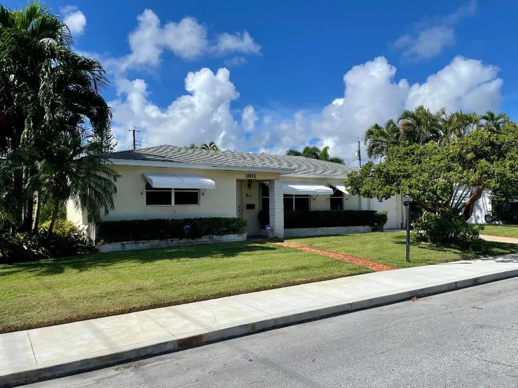1811 N J Terrace Lake Worth Beach FL 33460