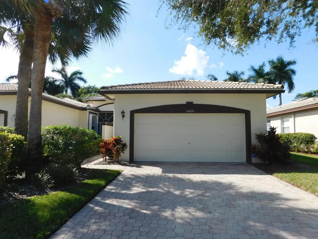 10608 Royal Caribbean Circle Boynton Beach FL 33437