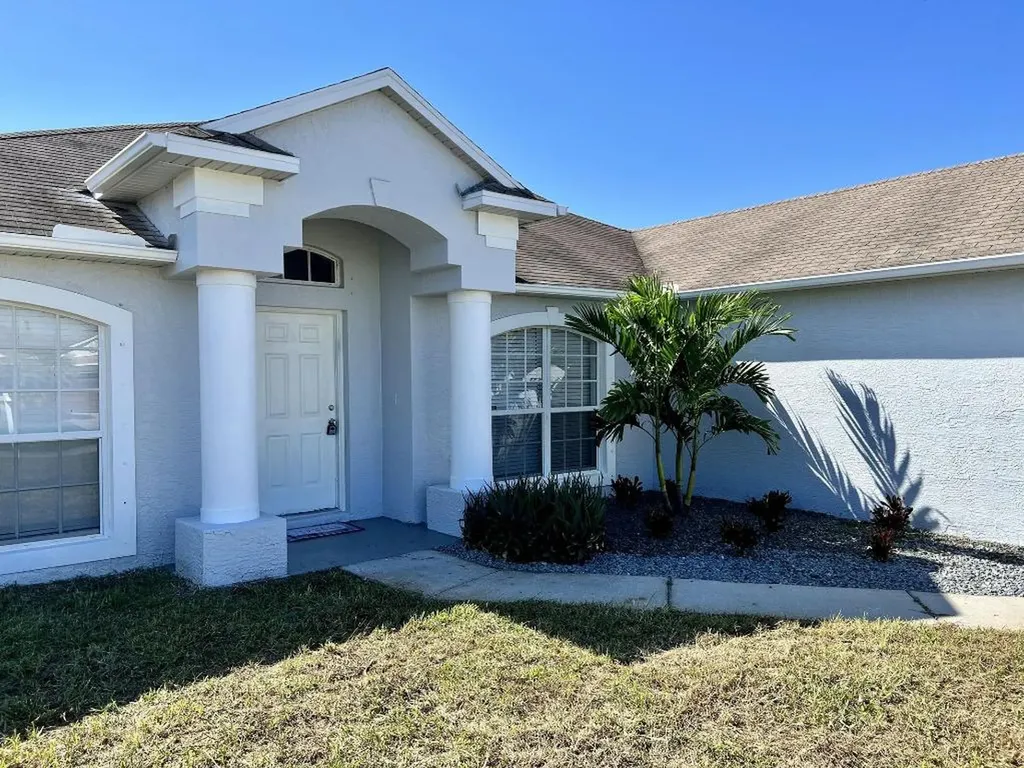 532 SW Kabot Avenue Port St Lucie FL 34953