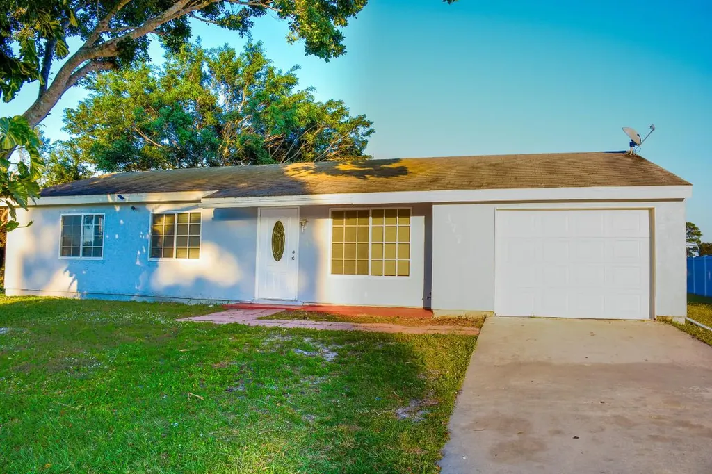 377 SW Cherryhill Road Port St Lucie FL 34953