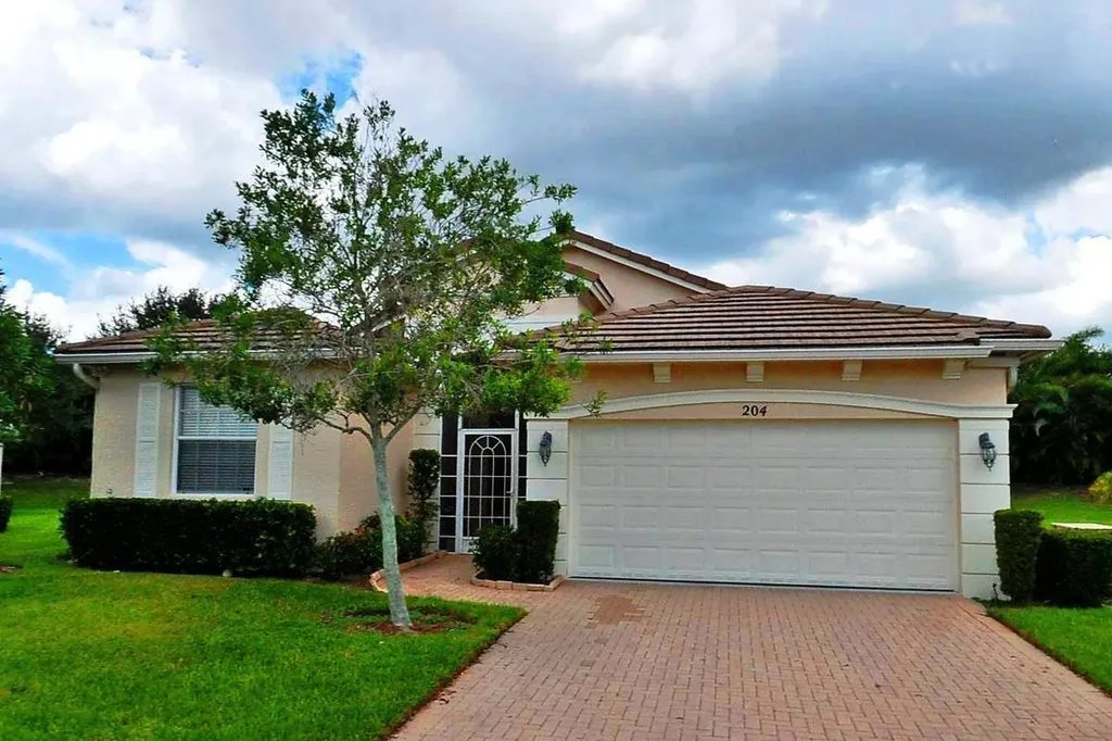 204 SW Lake Forest Way Port St Lucie FL 34986