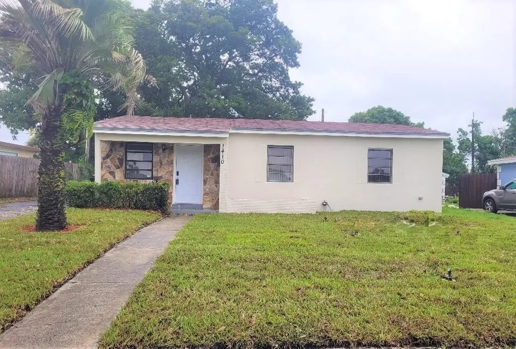 1410 S B Street Lake Worth Beach FL 33460