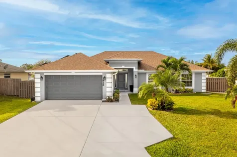 3926 SW Halcomb Street Port St Lucie FL 34953
