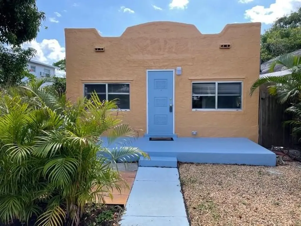 426 N J Street Lake Worth Beach FL 33460