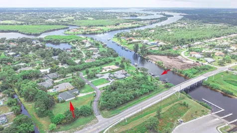 471 SE Pine Road Port St Lucie FL 34984