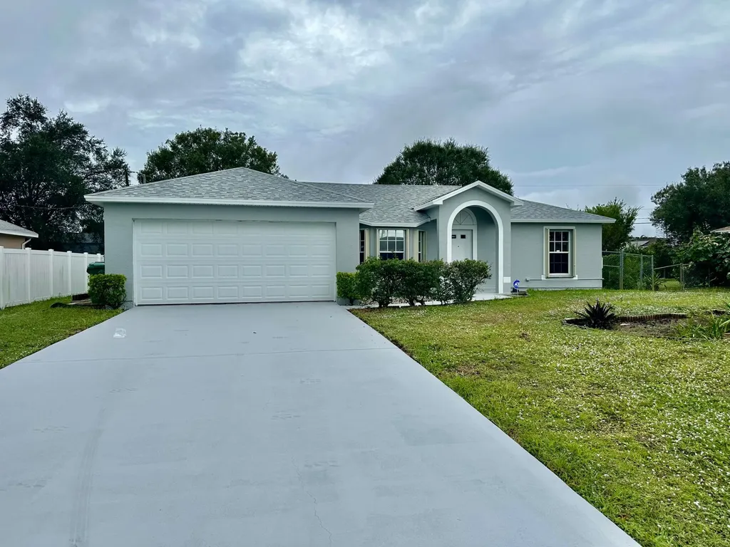 2782 SW Ensenada Terrace Port St Lucie FL 34953