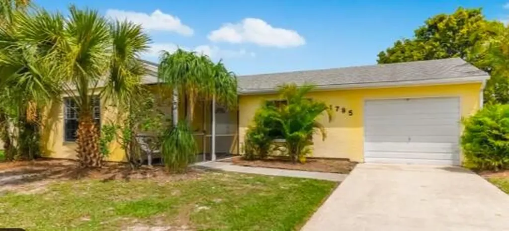 1795 SE Elkhart Terrace Port St Lucie FL 34952