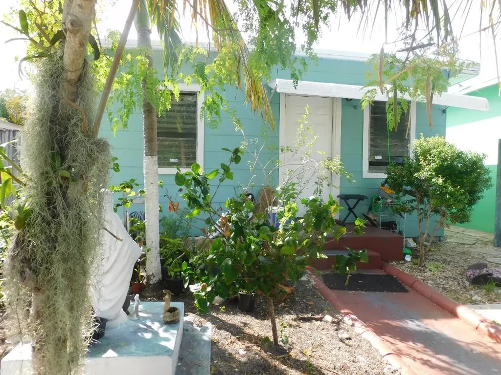 629 N F Street Lake Worth Beach FL 33460