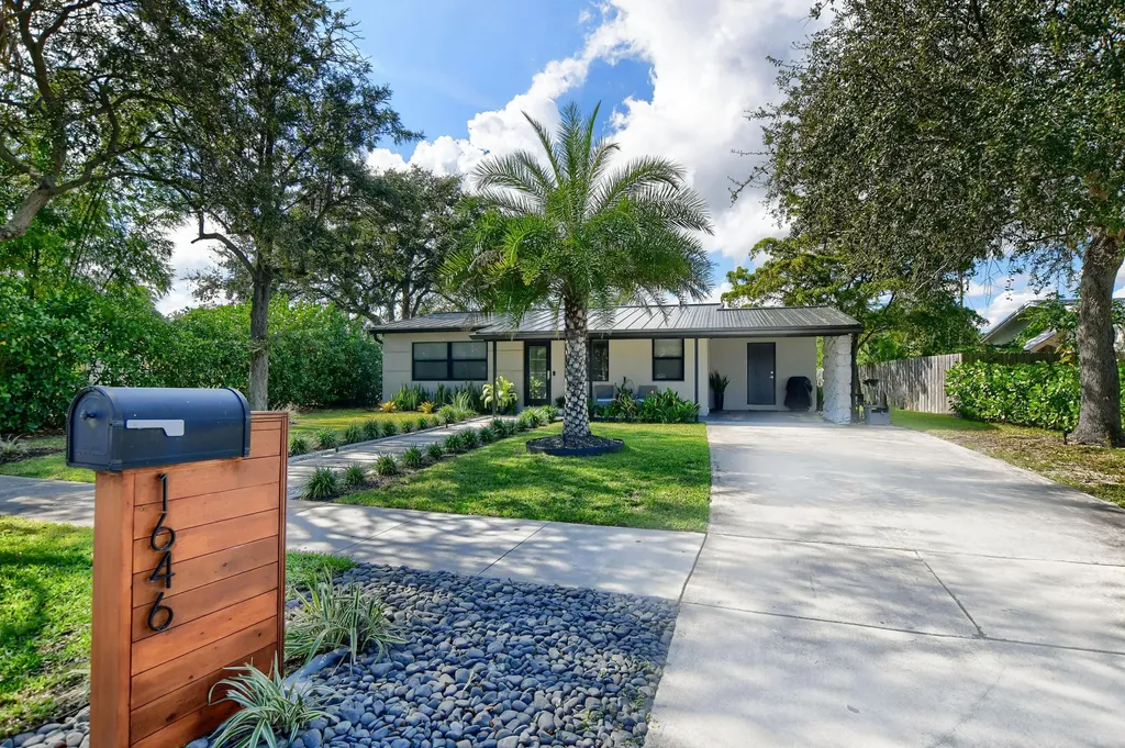 1646 NE 3rd Avenue Delray Beach FL 33444