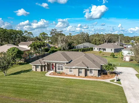 2065 SW Bird Avenue Port St Lucie FL 34953