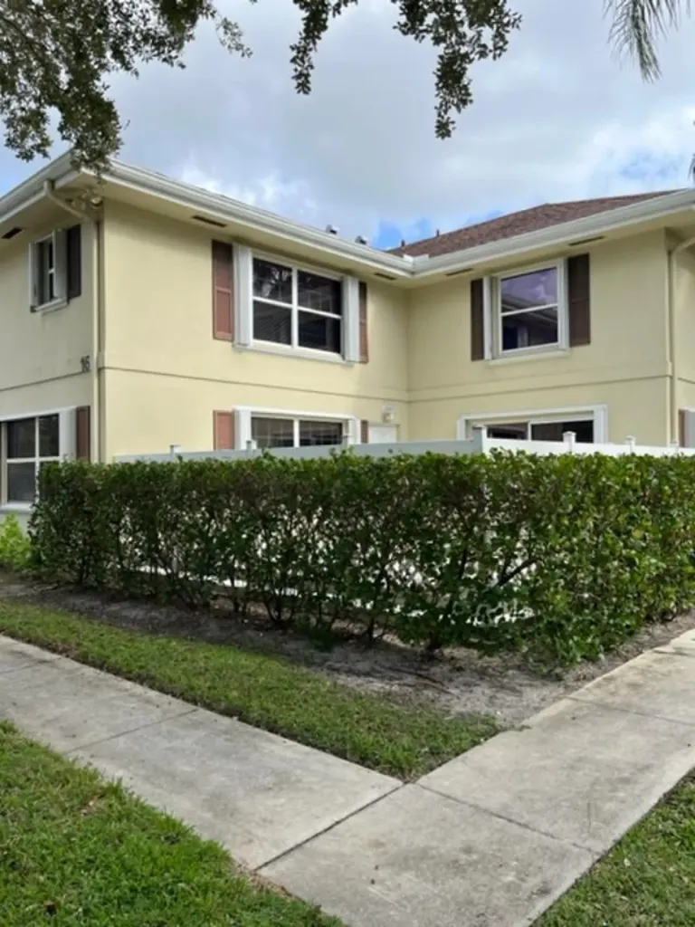16 Amherst Court Royal Palm Beach FL 33411