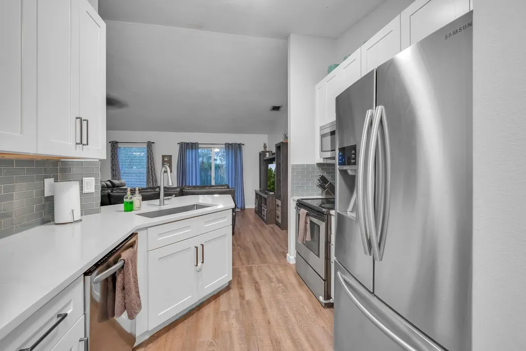 572 SW Bacon Terrace Port St Lucie FL 34953