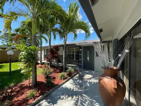 713 NW 8th Court Boynton Beach FL 33426
