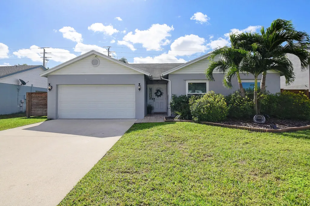 9815 Goldenrod Drive Boynton Beach FL 33437