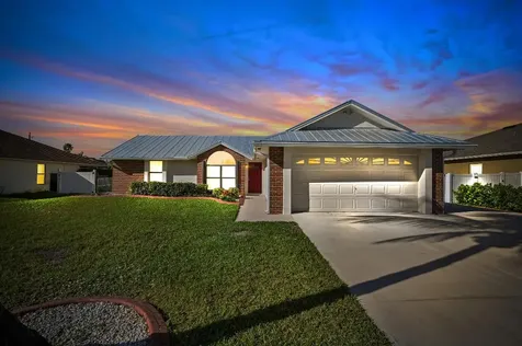 1025 SW Jennifer Terrace Port St Lucie FL 34953