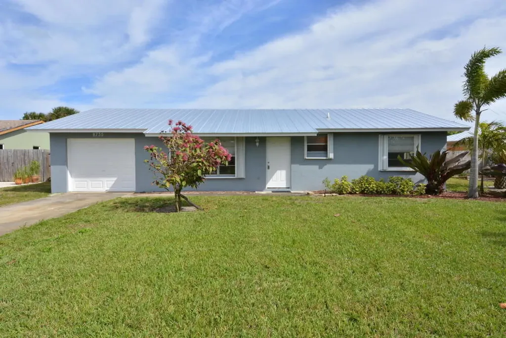 8735 SE Keathley Court Hobe Sound FL 33455