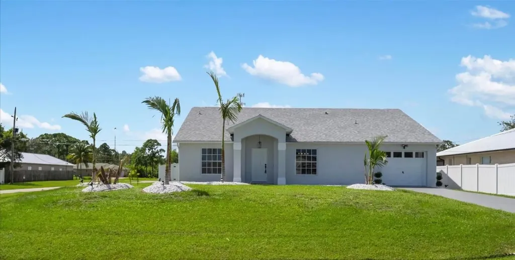 2098 SW Larchmont Lane Port St Lucie FL 34984