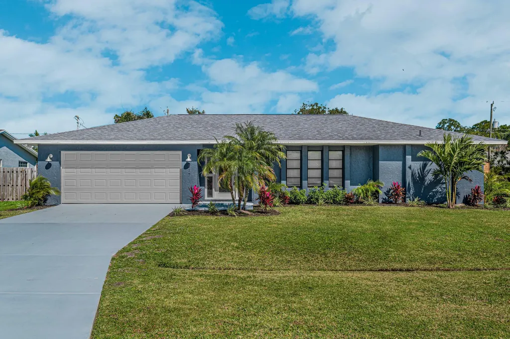 417 SE Lamon Lane Port St Lucie FL 34983