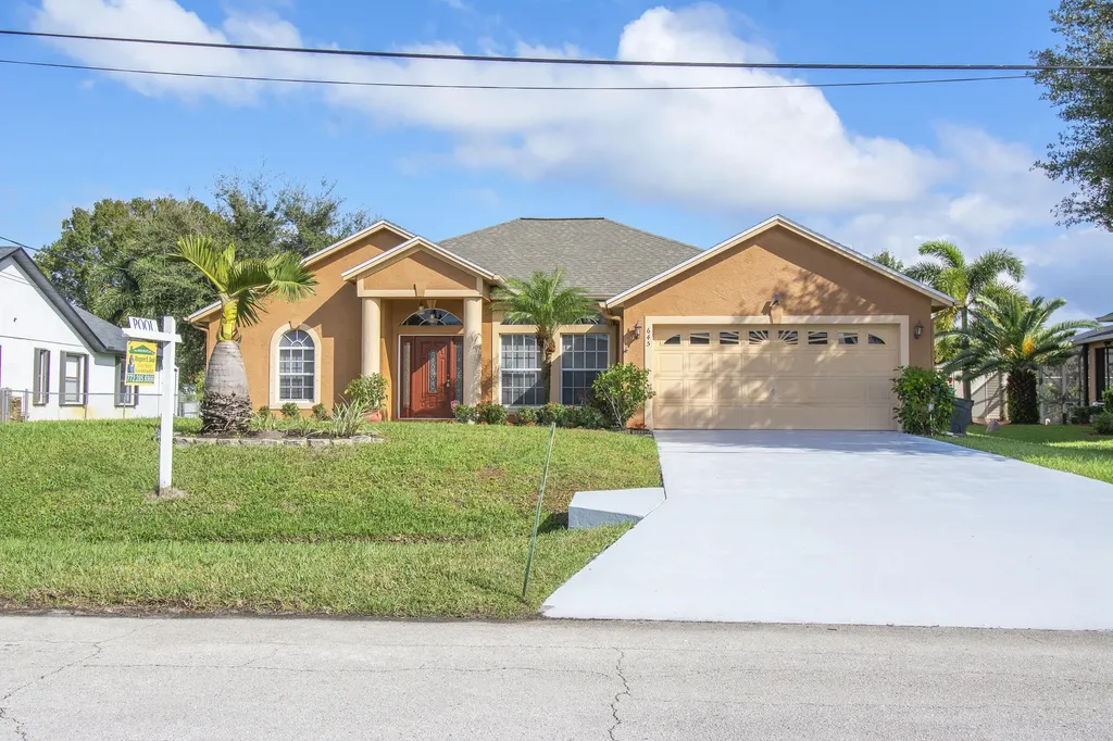 645 SE Stow Terrace Port St Lucie FL 34984