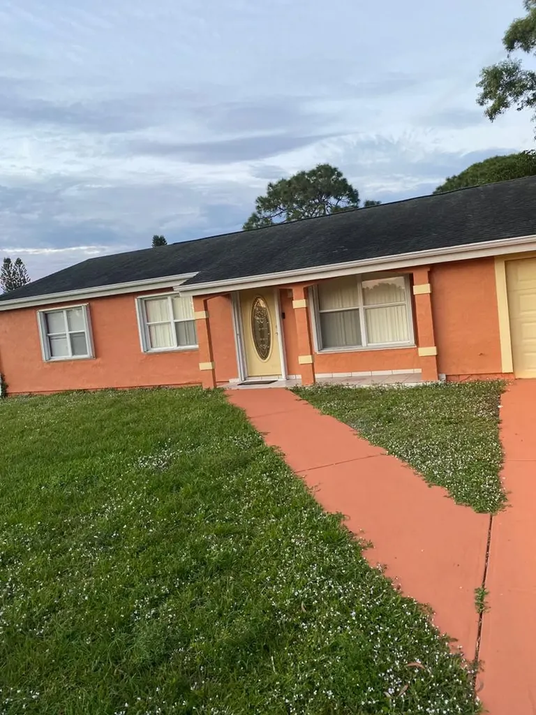 274 SW Kimball Circle Port St Lucie FL 34953