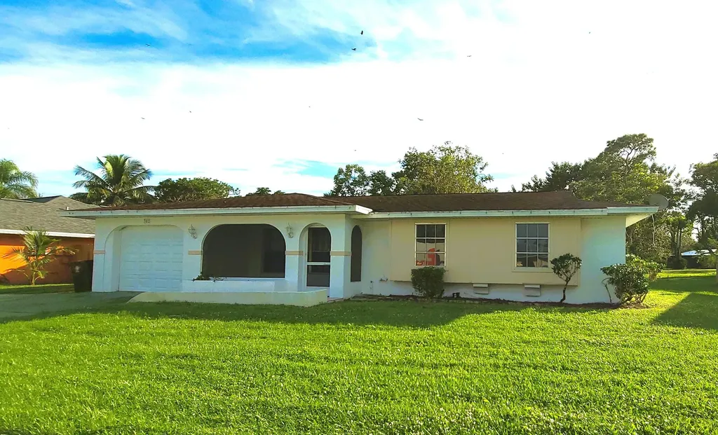 382 NE Solida Circle Port St Lucie FL 34983