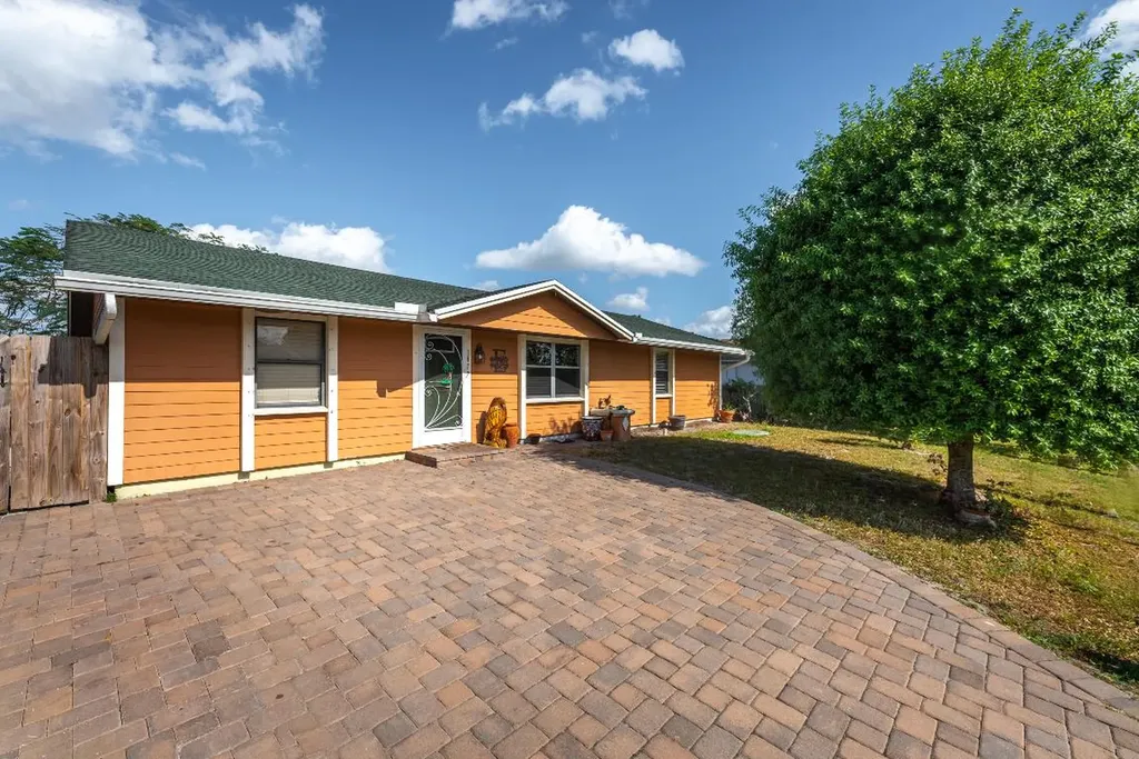 1817 SW Morelia Lane Port St Lucie FL 34953