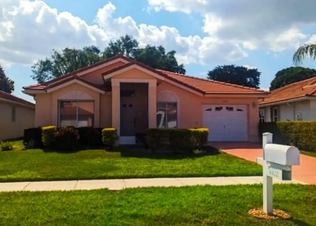 6102 Harbour Greens Drive Lake Worth FL 33467