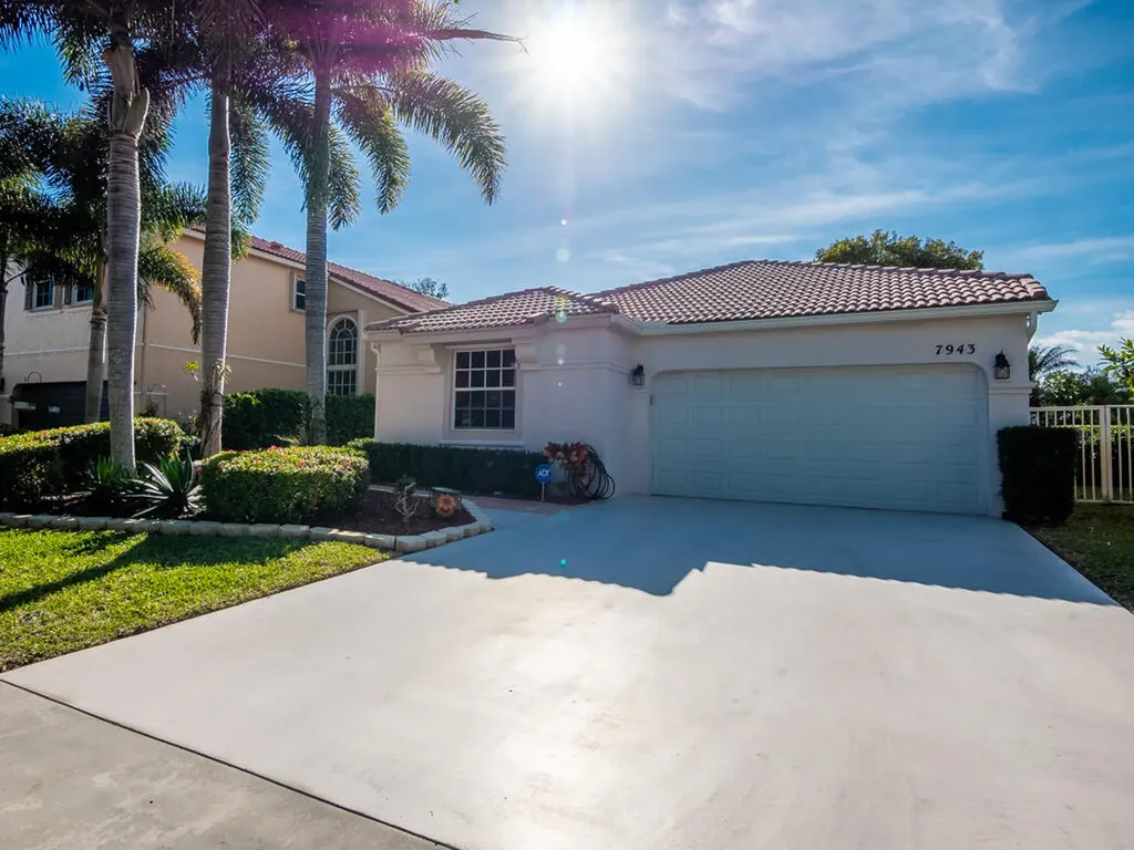7943 Rockport Circle Lake Worth FL 33467