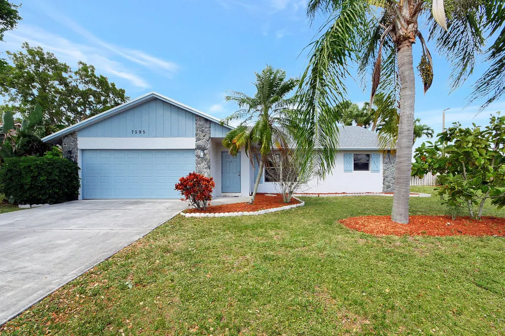 7595 Woodland Creek Lane Lake Worth FL 33467