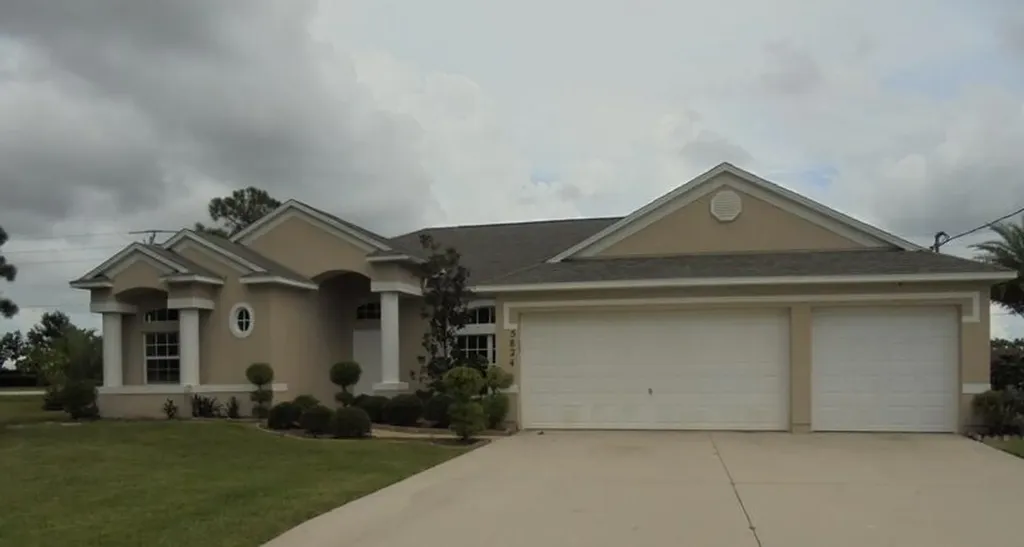 5824 NW Beckham Court Port St Lucie FL 34986