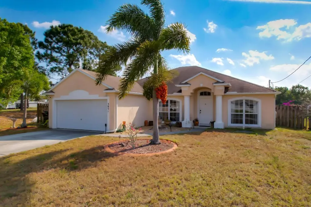 3851 SW Mccrory Street Port St Lucie FL 34953
