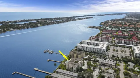 1202 S Lake Drive Lantana FL 33462